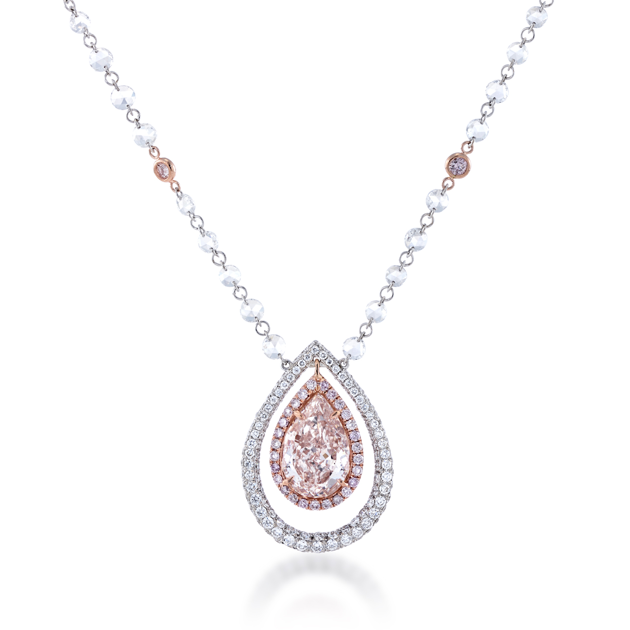 Aura pear-shaped diamond pendant | De Beers AT